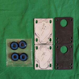 Skateboarding Bones Bushings Thunder White 1/8 Riser Pads Shortys 1/8 Riser Pads